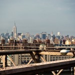 Blick von der Brooklyn Bridge auf die Skyline Manhattans