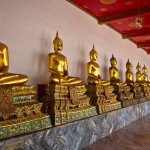 Buddhastatuen im Wat Pho Buddhastatuen im Wat Pho