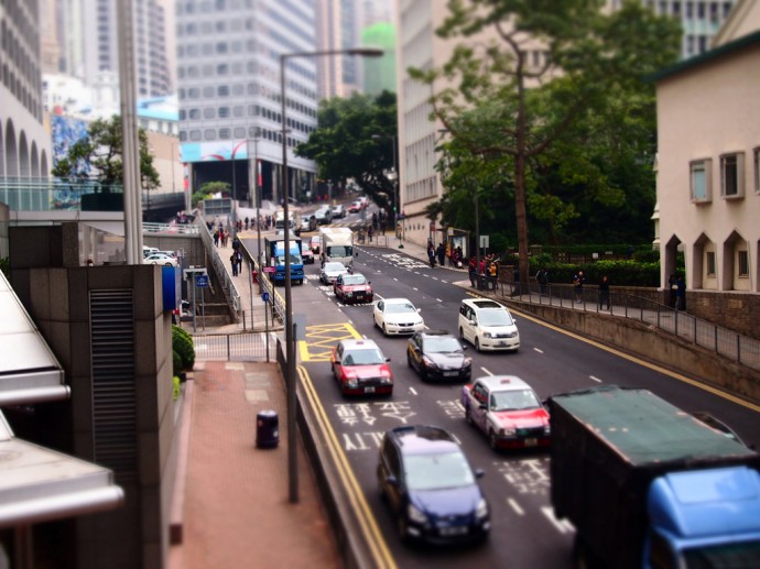 Straßenszene auf dem Weg zur Peak Tram auf Hong Kong Island