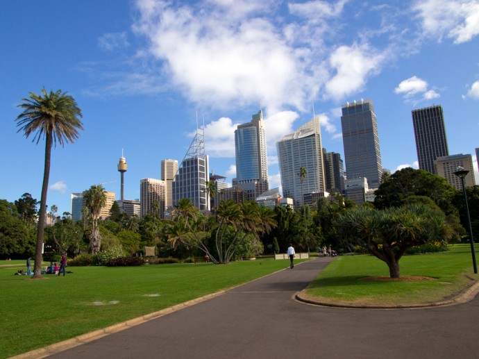 Blick aus dem botanischen Garten auf Sydneys CBD (Central Business District)