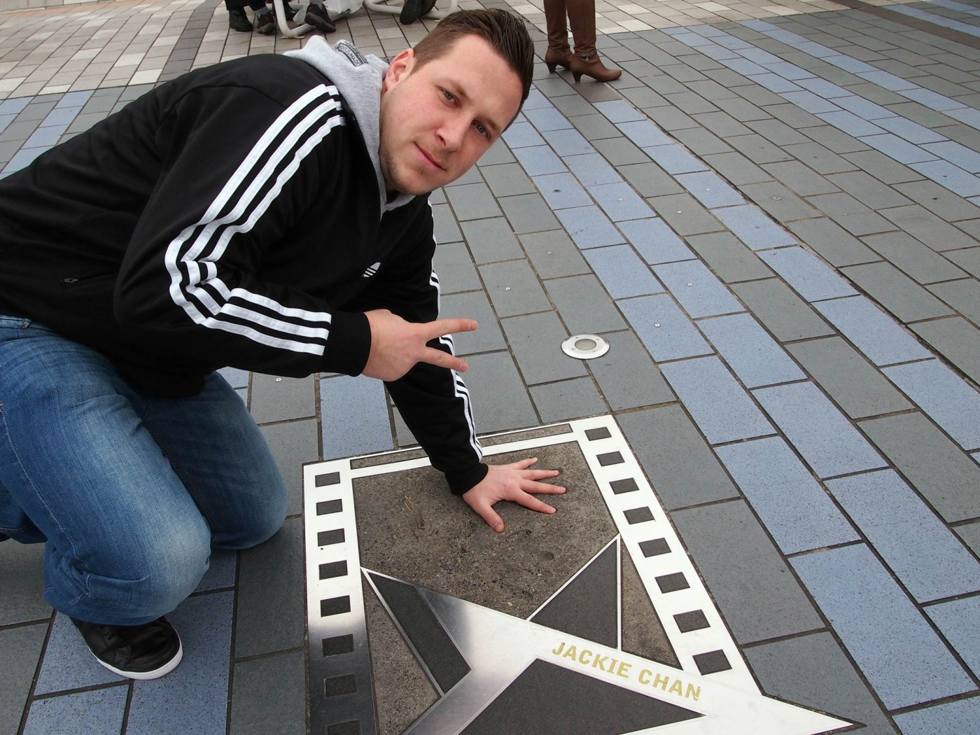 Tobi und Jackie Chan in der Avenue of Stars
