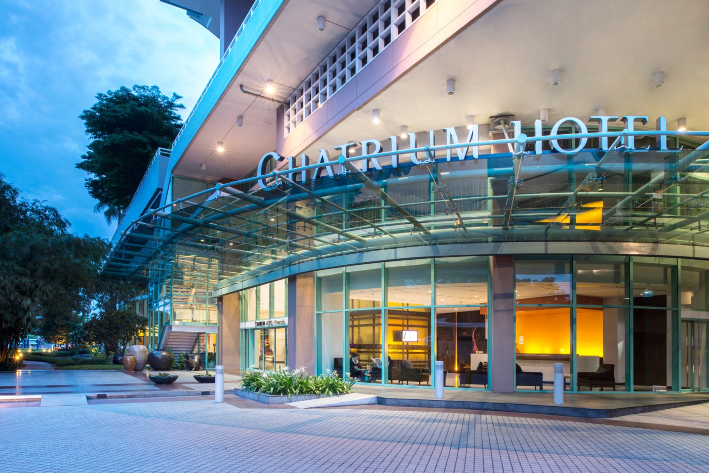 Eingang des Chatrium Hotel Riverside Bangkok, Thailand