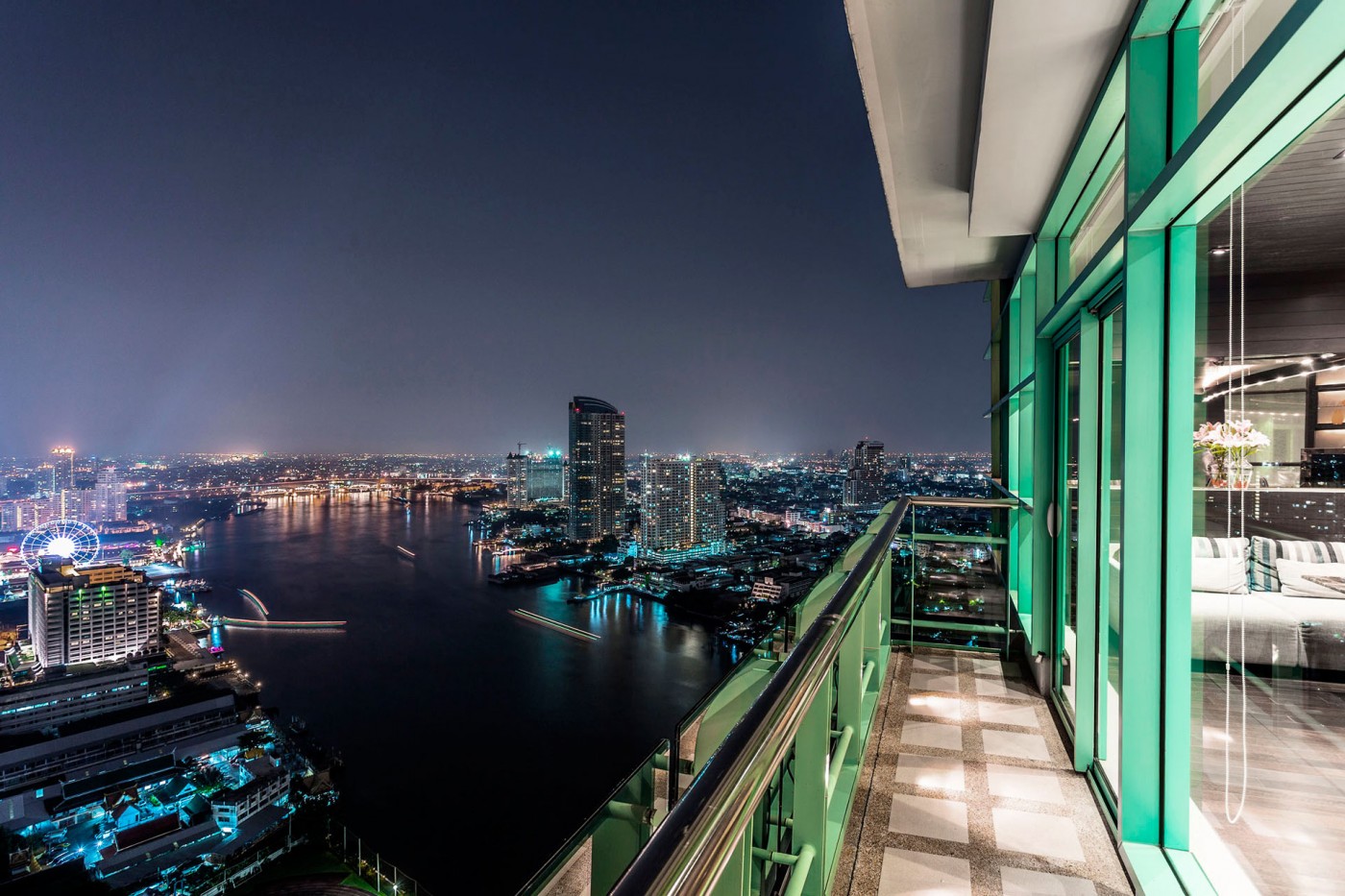 Aussicht von einem Balkon des Chatrium Hotel Riverside Bangkok, Thailand