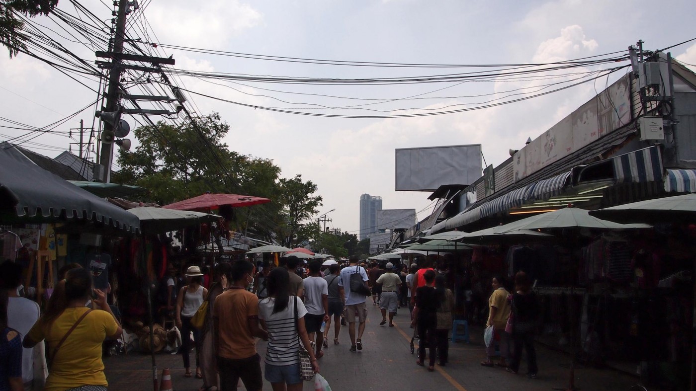 Low-Priced Shopping While Traveling - The Chatuchak Market in Bangkok