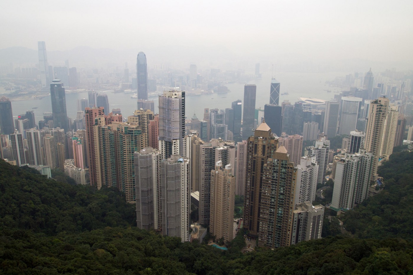 Aussicht vom Victoria Peak auf Kowloon und Hong Kong Island
