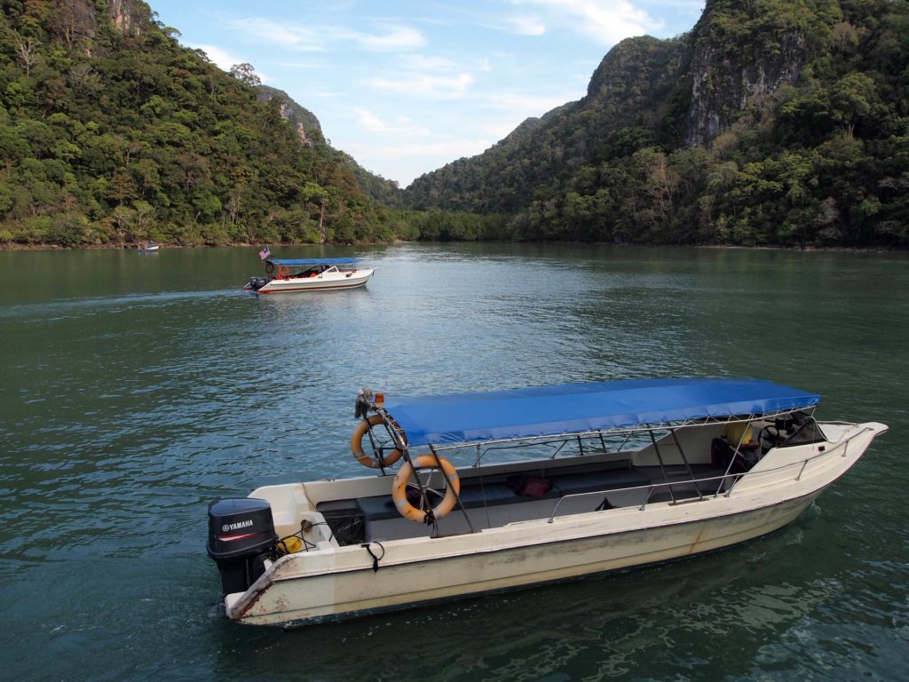 Island Hopping speedboats near the island Dayang Bunting