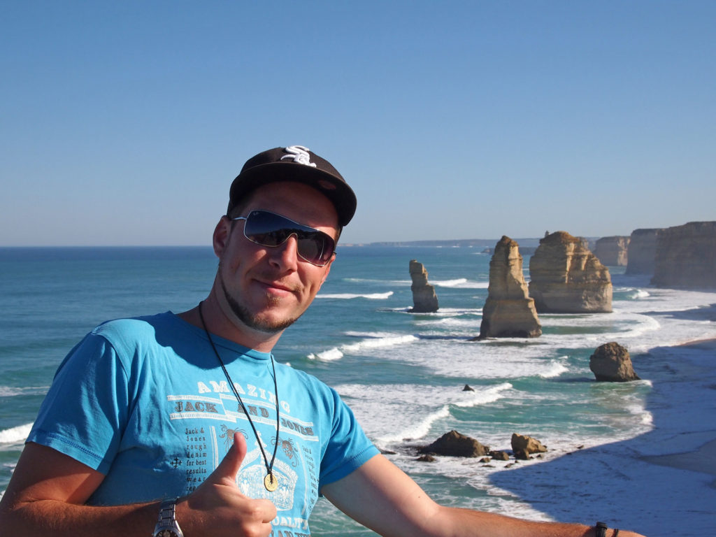 Tobi and the 12 Apostles on the Great Ocean Road