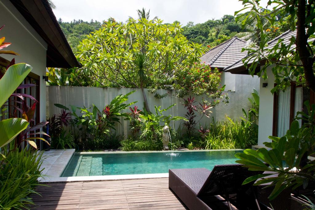 Privater Swimmingpool in der Angsana Villa im Kebun Villas & Resort