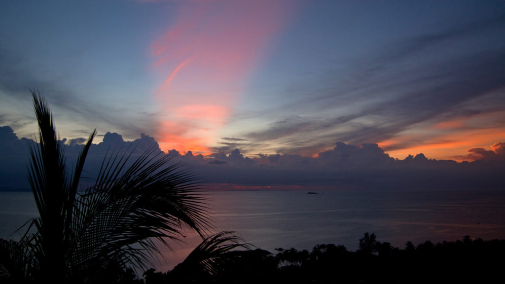 Der Sonnenuntergang auf Koh Phangan von der Amstardam Bar