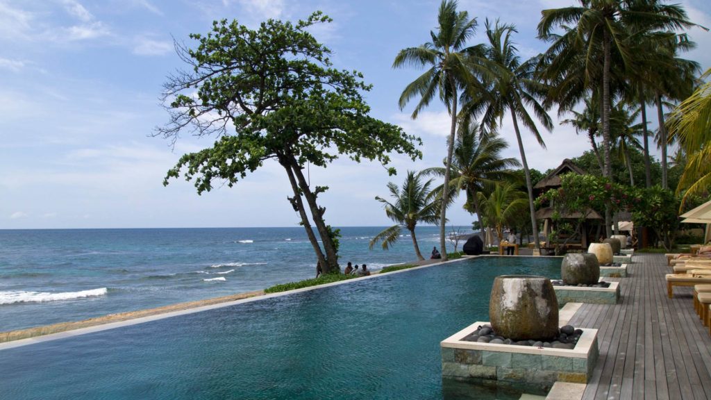 Infinity Pool mit Meerblick an der Nooq Bar