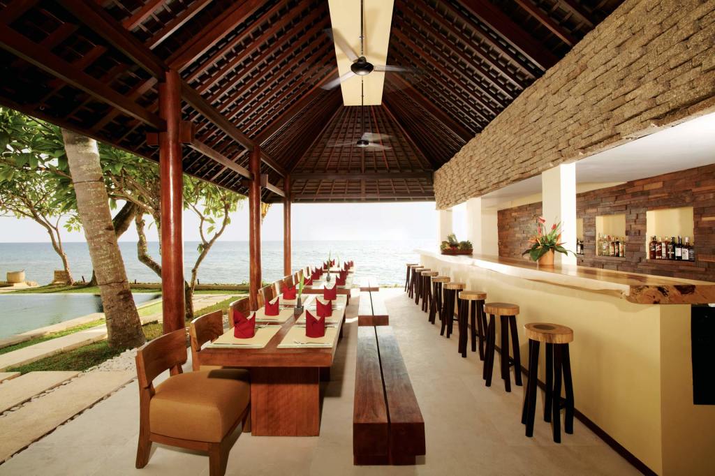 The Nooq Bar at Qunci Villas on Lombok