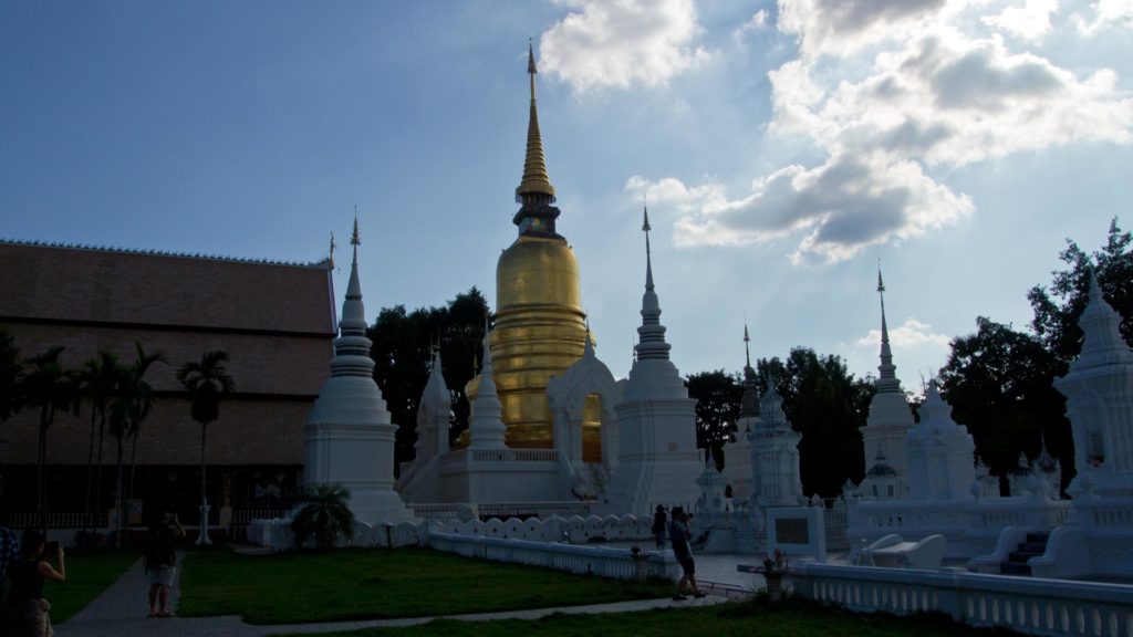 Die Chedis des Wat Suan Dok