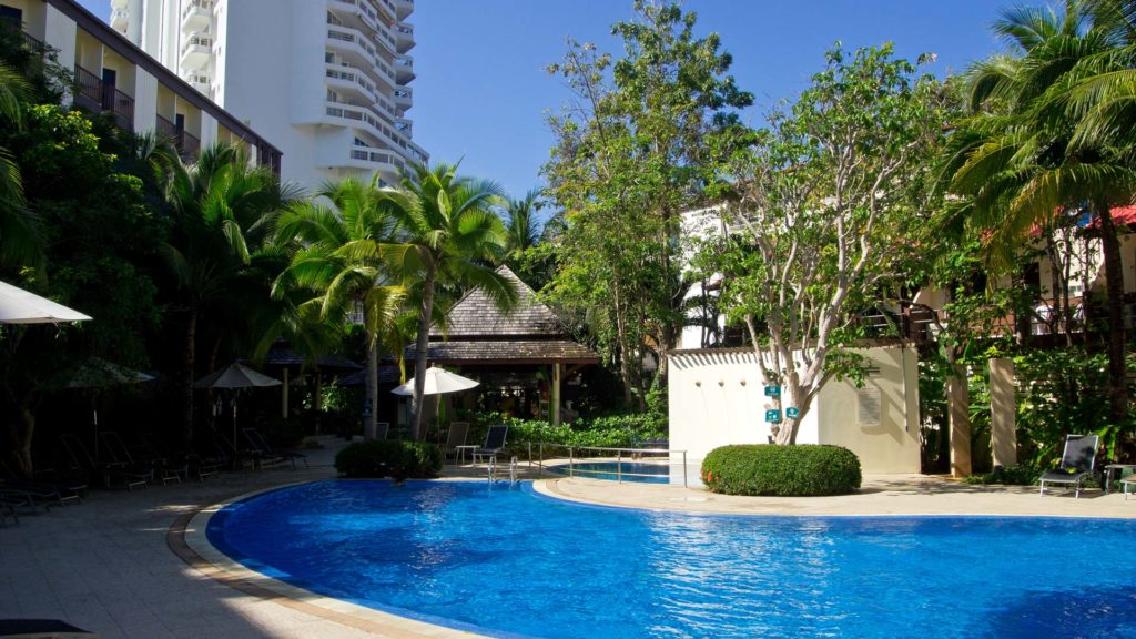 The swimming pool at the ibis Patong, Phuket