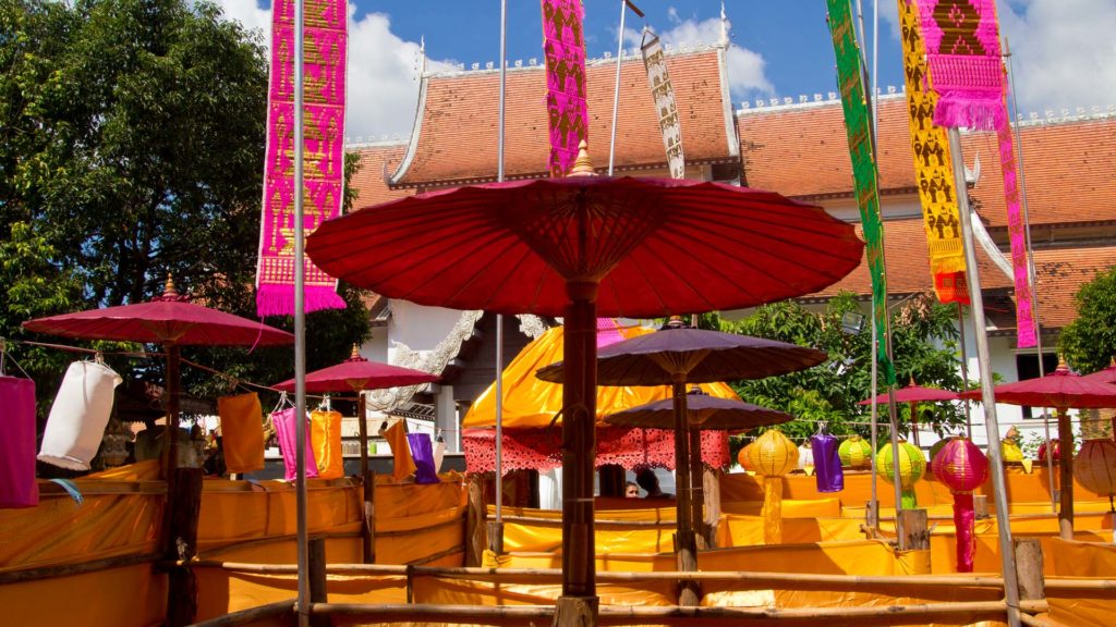 Buddhistisches Labyrinth während Loy Krathong im Wat Jetlin, Chiang Mai