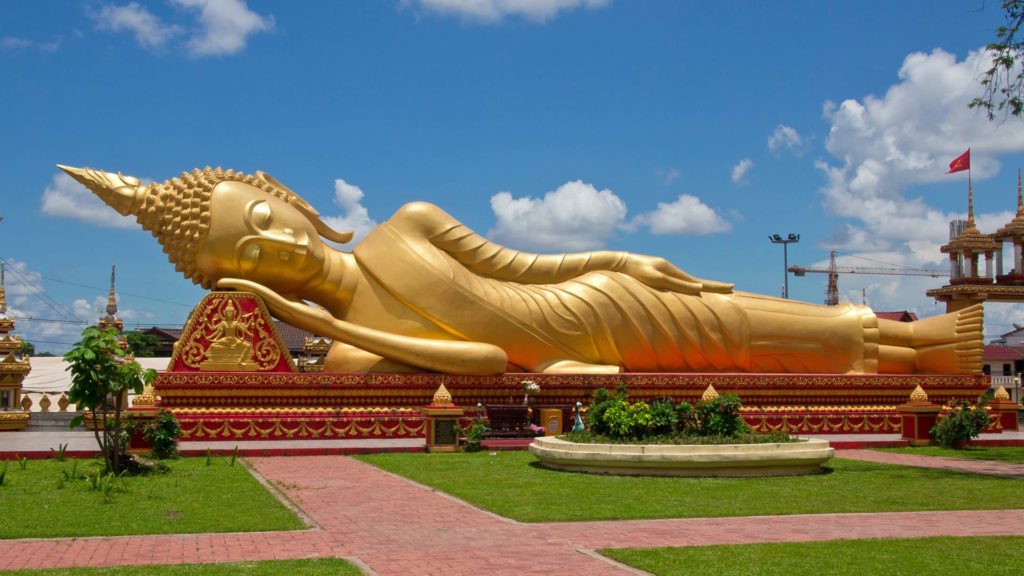 Der liegende Buddha im Wat That Luang Tai, Vientiane