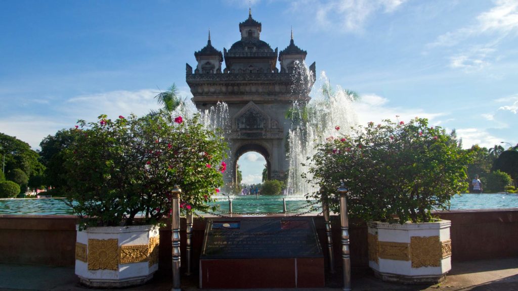 Patuxai, der Arc de Triomphe von Vientiane