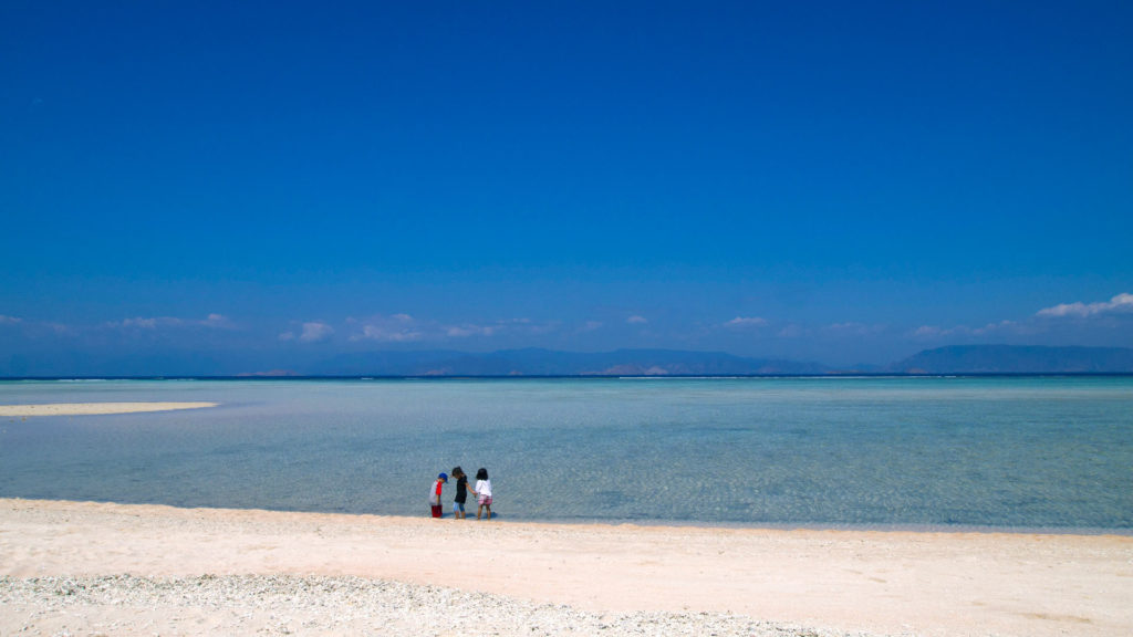 Traumstrand auf Gili Kapal mit Blick auf Sumbawa, Lombok