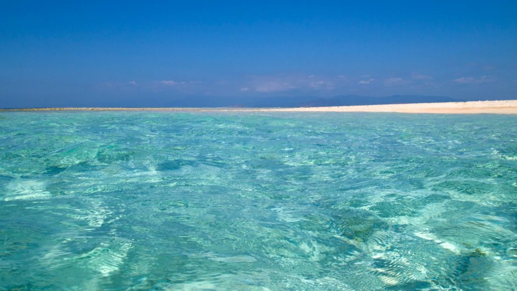 Turquoise water at Gili Kapal, East Lombok