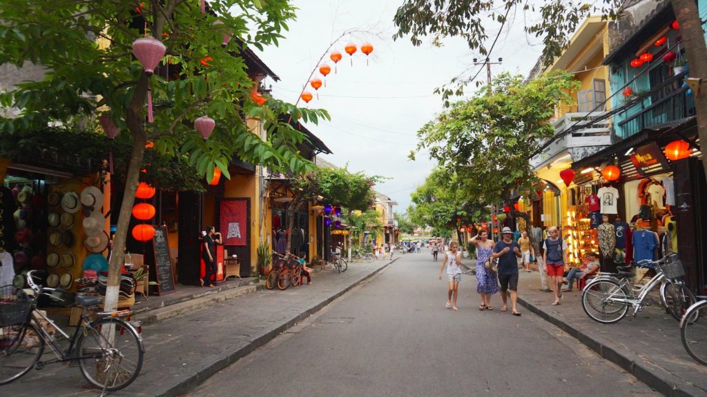 Ruhige Straße in Hoi An, Vietnam