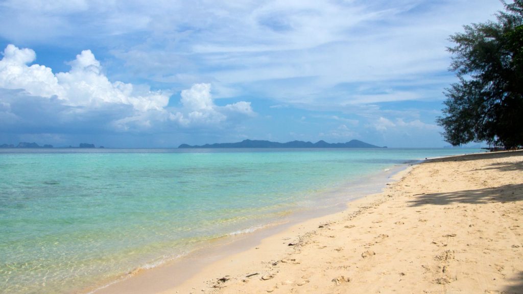 Clear and turquoise water at Koh Kradan's Paradise Beach