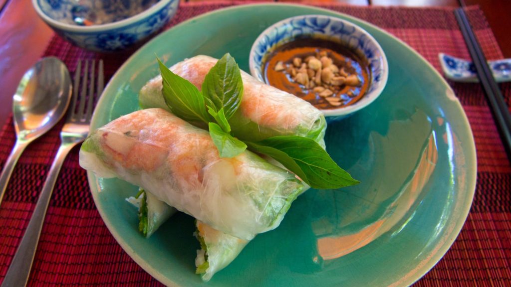 Fresh spring rolls with shrimp - Goi Cuon Tom Thit