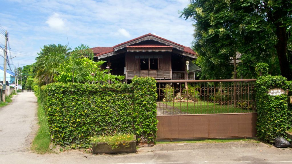 Altes Teakholz-Hhaus in der Altstadt von Lampang, Thailand
