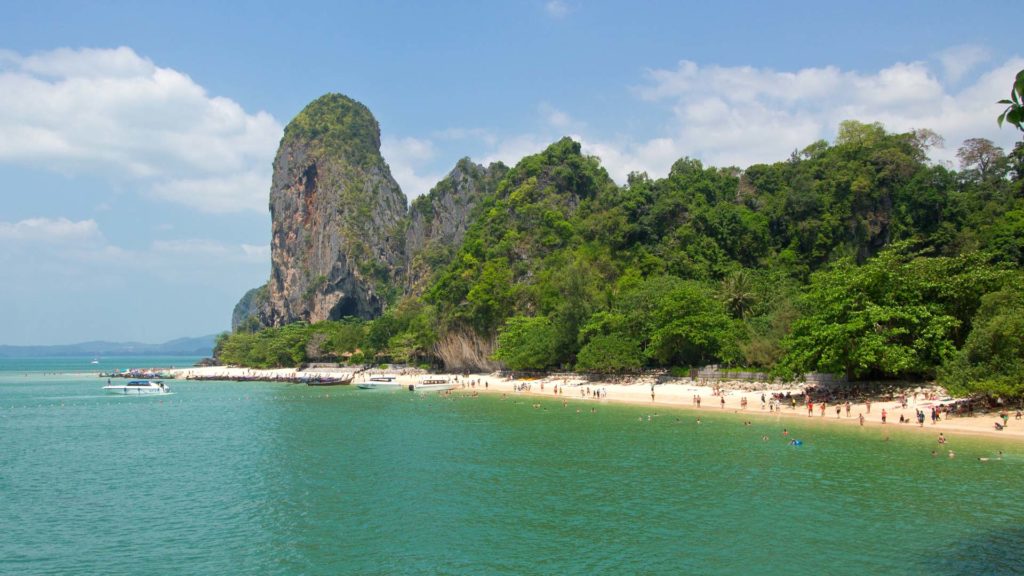 Aussicht auf dem Phra Nang Cave Beach von der Höhle, Krabi