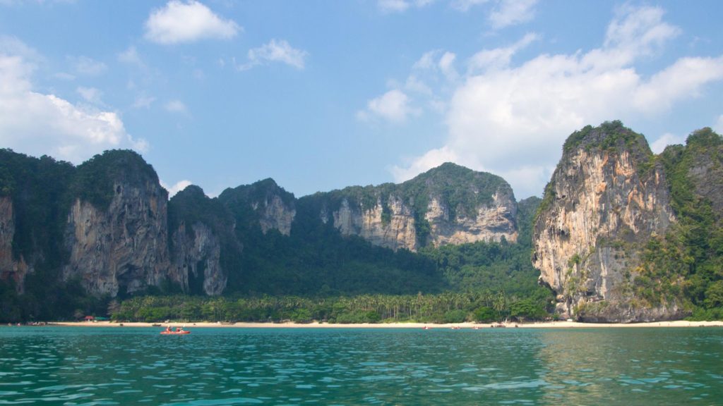 Die Aussicht auf Tonsai Beach in Ao Nang, Krabi