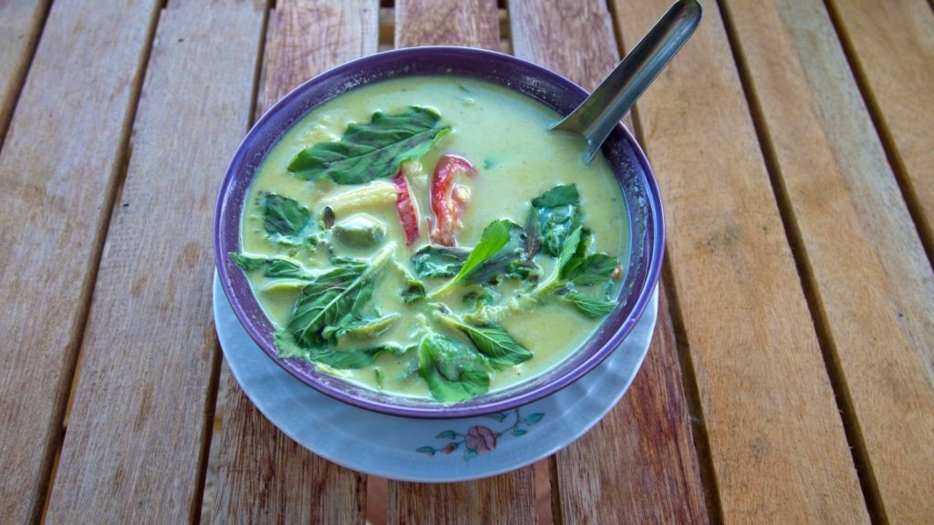 Gaeng Kiaw Wan - green Curry with eggplants and meat