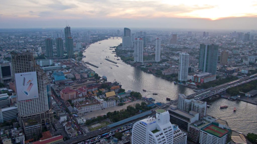 Aussicht von der berühmten Lebua Skybar in Bangkok