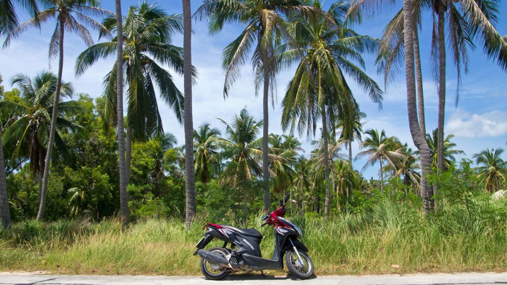 Auf Rollertour auf der thailändischen Insel Koh Phangan