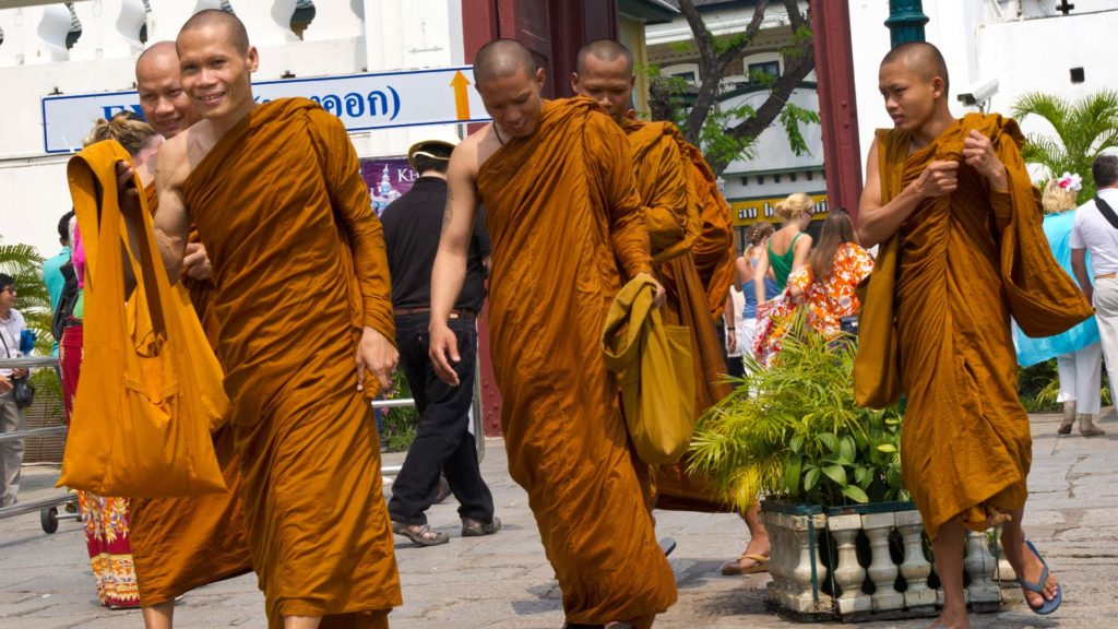 Mönche im Wat Phra Kaew, Bangkok