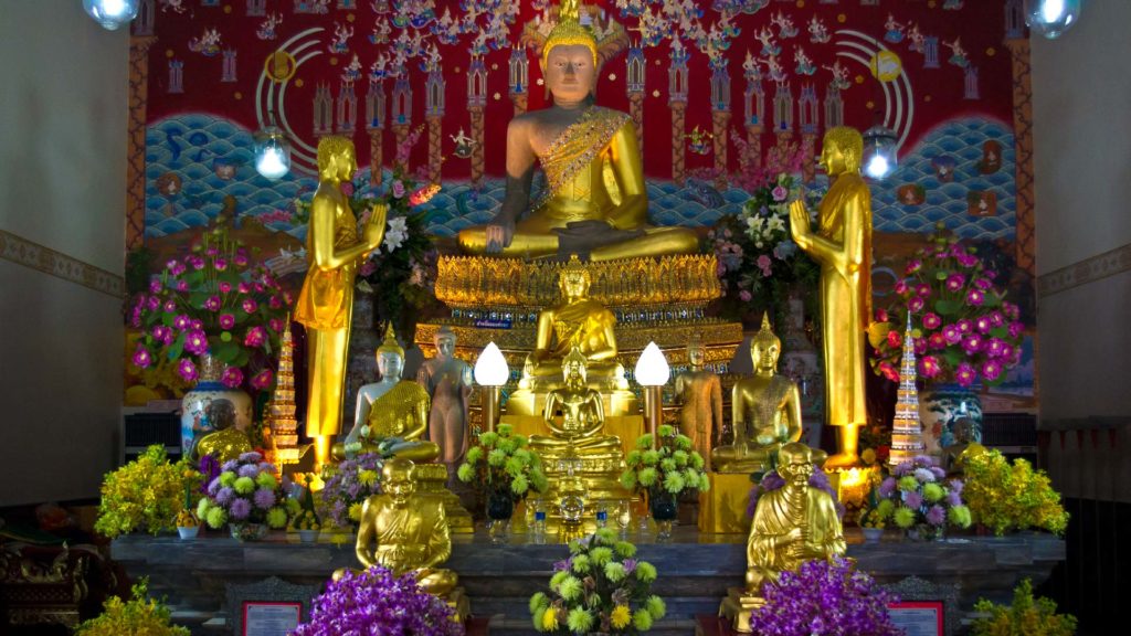 Goldener Buddha-Schrein in Ayutthaya, Thailand