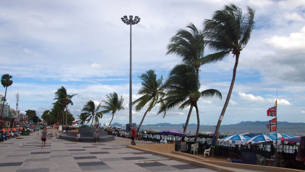 Die Uferpromenade am Jomtien Beach