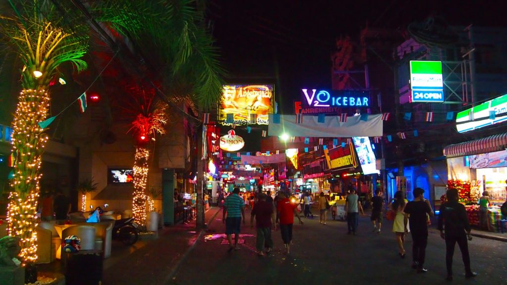 Die Walking Street in Pattaya bei Nacht