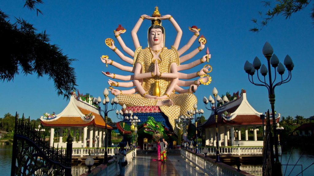 Der Bodhisattva Kuan Yin im Wat Plai Laem auf Koh Samui