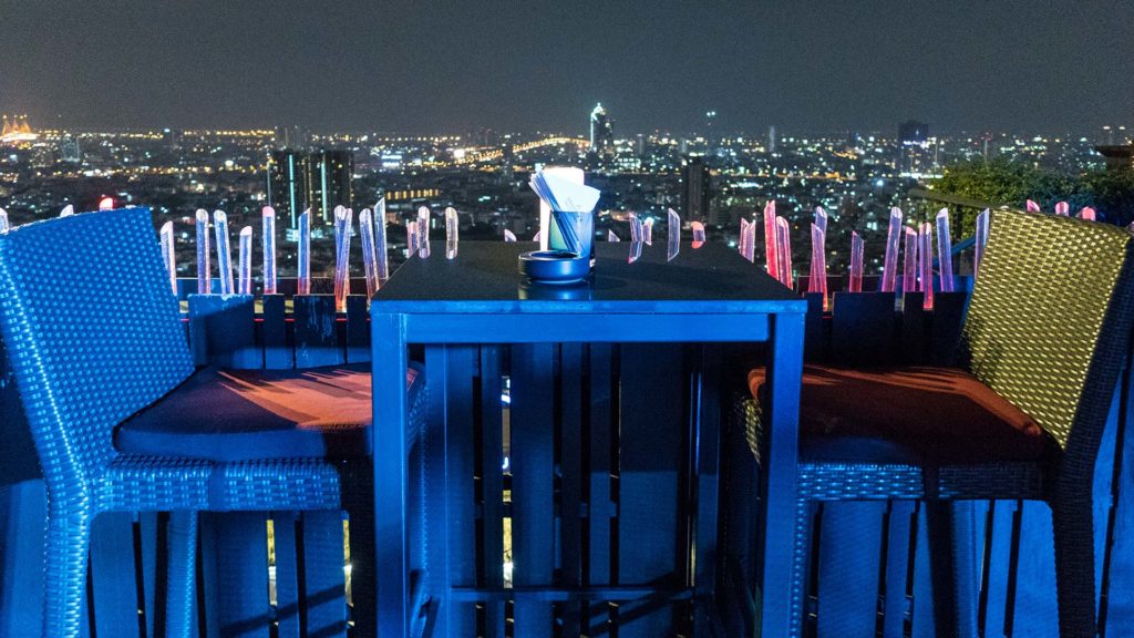 Tables with a view in the Anantara Zoom Sky Bar in Bangkok