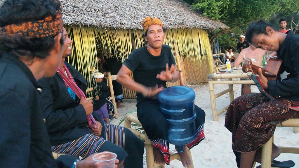 Jamming at Sasak Cafe on Gili Meno