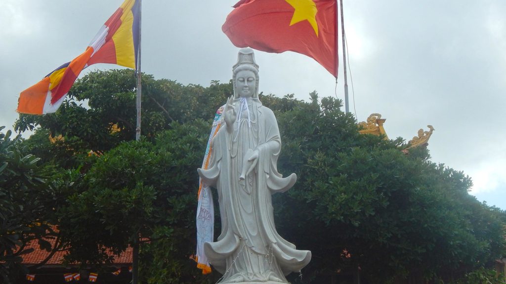 Kuan Yin Statue im Van Son Tu Tempel, Con Son