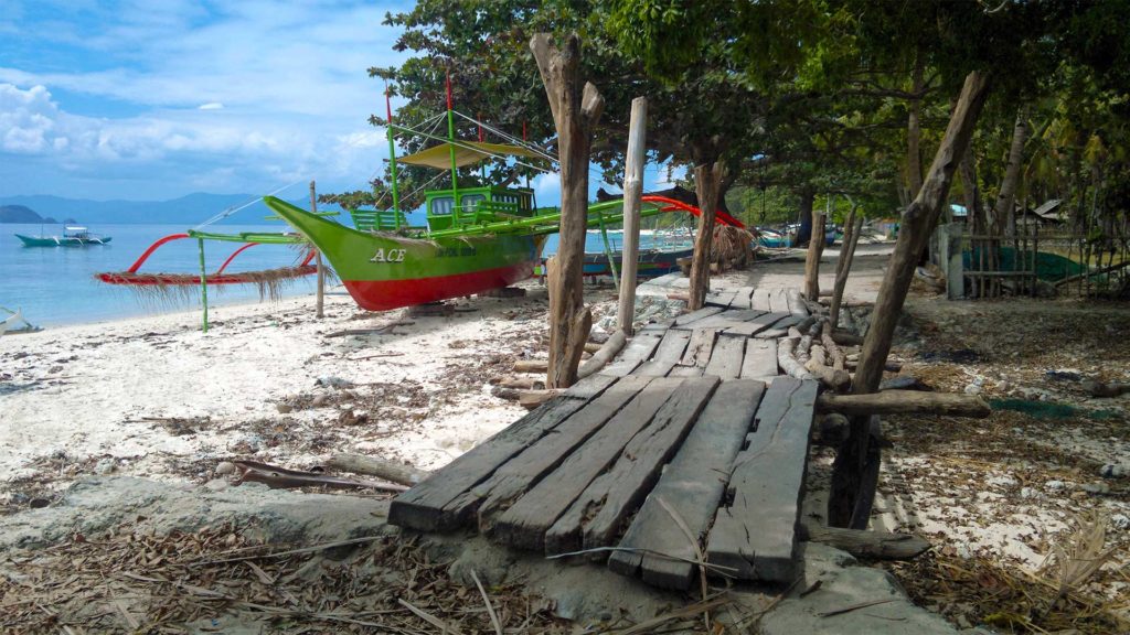 Boot in einem Dorf irgendwo auf der Insel Iloc in Pical, Palawan