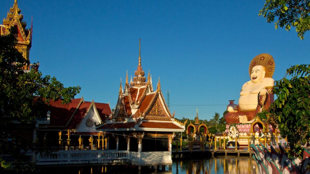 Der große Budai im Wat Plai Laem auf Koh Samui