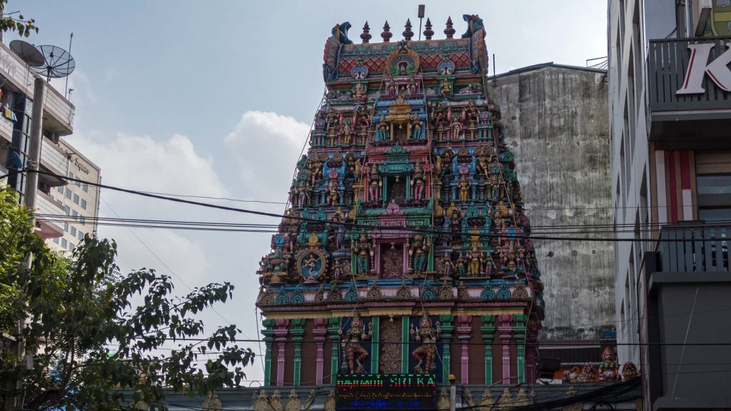 Der hinduistische Sri Kamachi Amman Tempel von Yangon