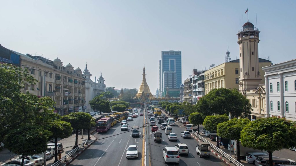 Der Ausblick auf die Sule Pagode in Yangon