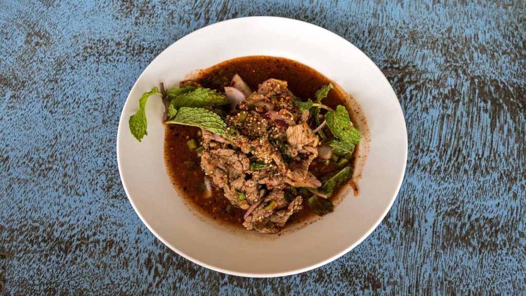 Nam Tok Nuea - die Larb Moo Variante ohne gehacktes Fleisch