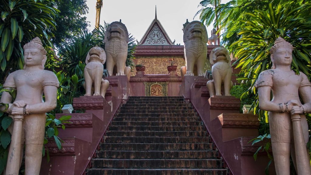 Aufstieg zum Wat Phnom in Kambodscha Hauptstadt Phnom Penh