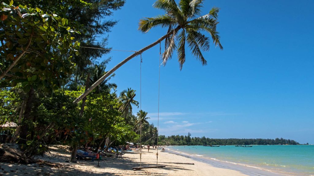 Der Coconut Beach in Khao Lak, Thailand