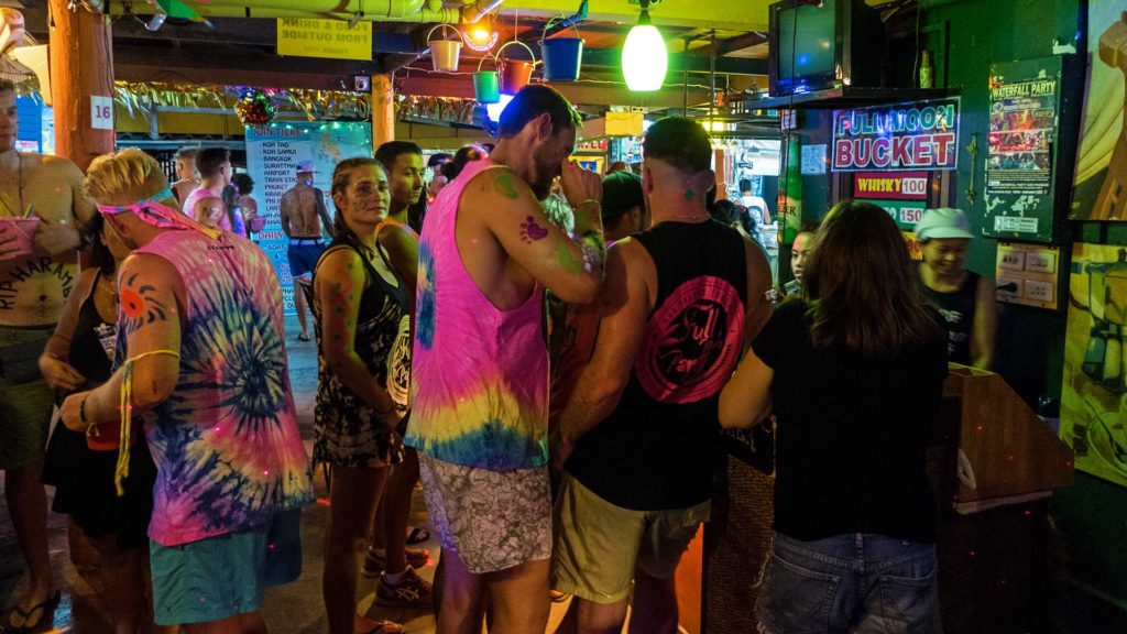 Pre Party in einem Hostel vor der Full Moon Party auf Koh Phangan