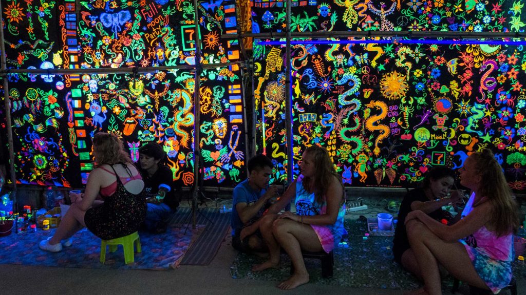 Neon painting at the Full Moon Party Koh Phangan