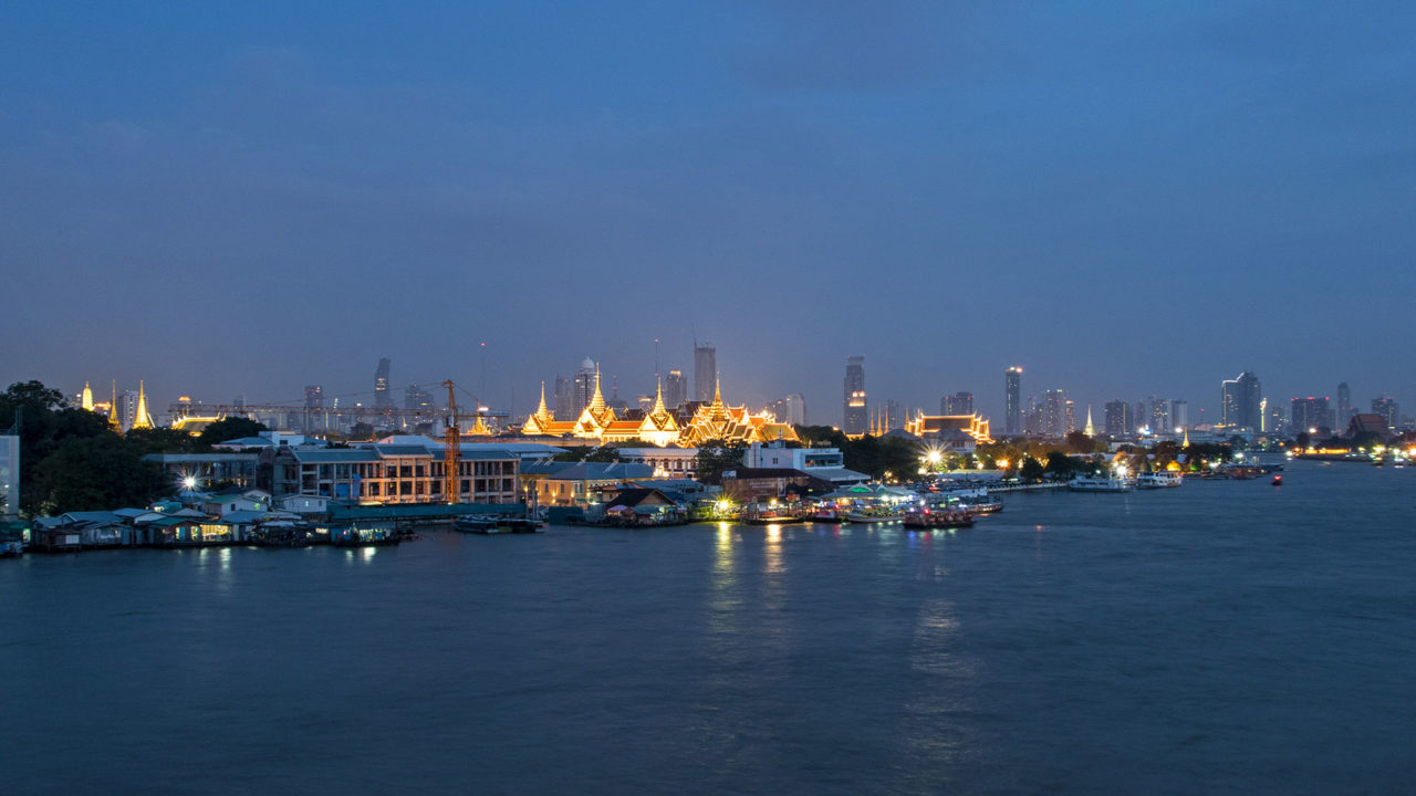 Ausblick von der 342 Bar auf den Bangkoker Königspalast