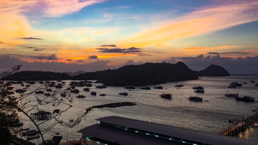 Sonnenuntergang in Labuan Bajo (Flores, Indonesien)